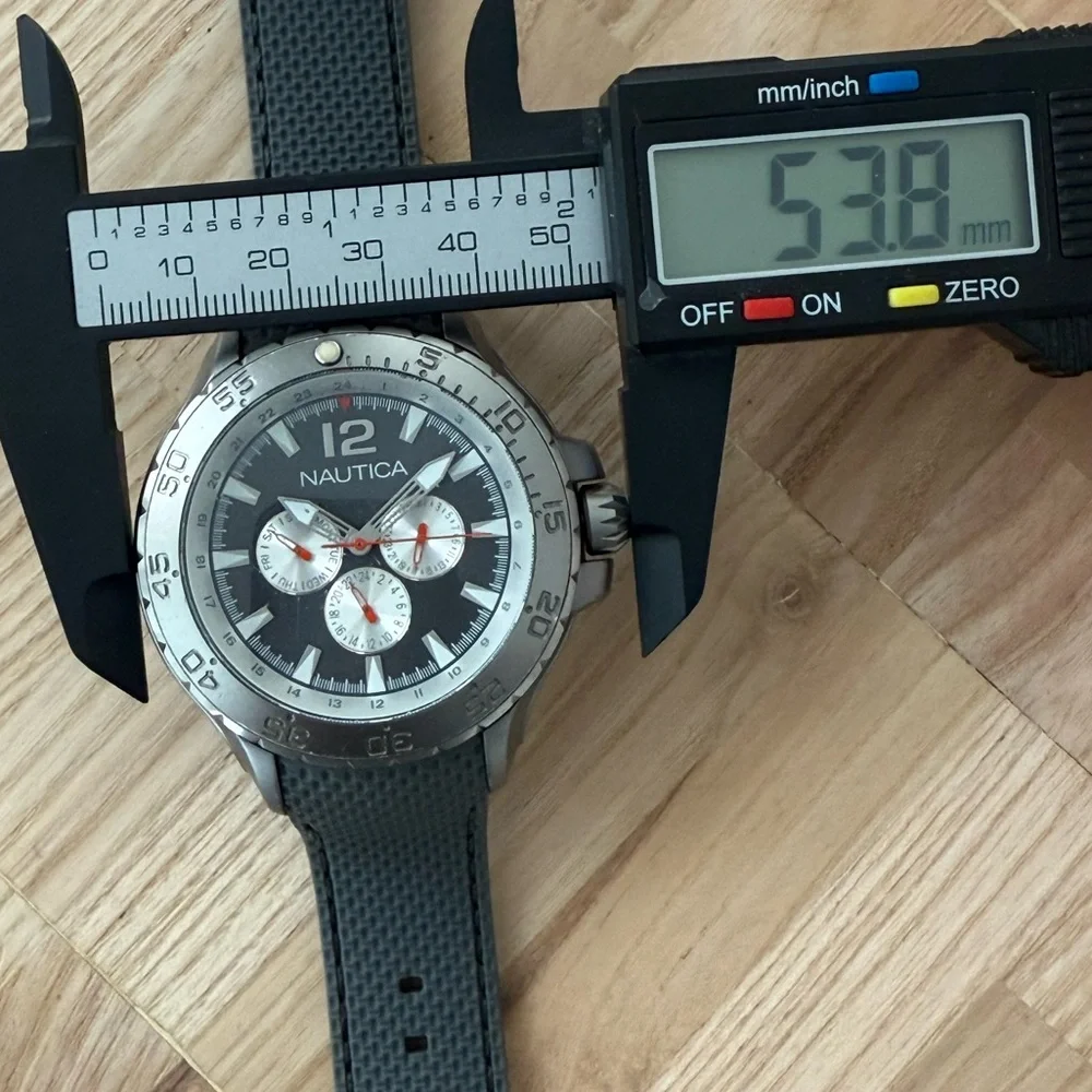 Nautica Aluminum Chronograph-Style Dial Watch Gray Dial Silicone Strap Date Dial